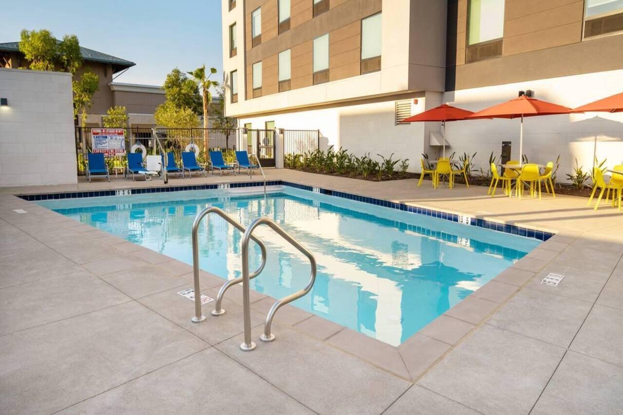 Home2 Suites Corona, Ca מראה חיצוני תמונה