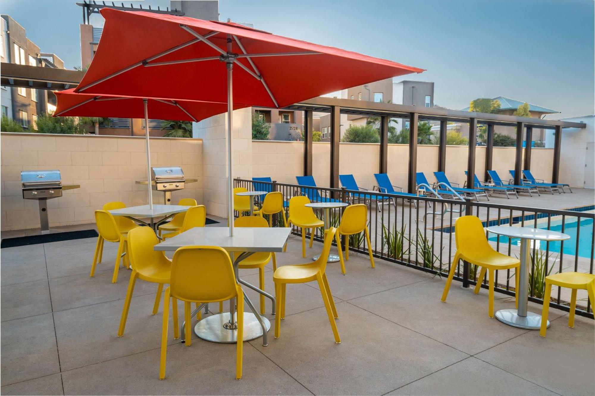 Home2 Suites Corona, Ca מראה חיצוני תמונה